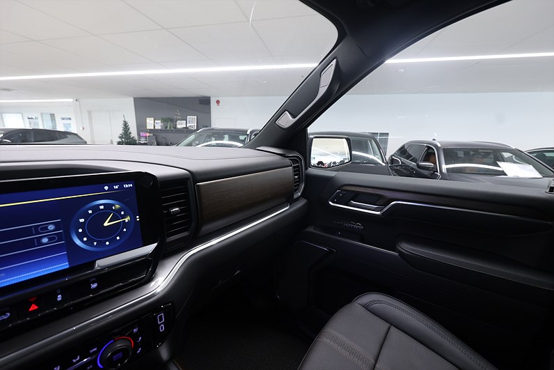 Chevrolet Silverado High Country Midnight Edt 3.0 Duramax MOMS