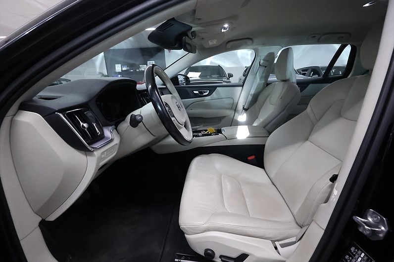 Volvo V60 Recharge T6 AWD 340hk Inscription Exp Läder Keyless Drag PDC