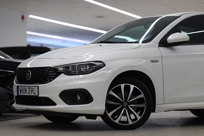 Fiat Tipo 1.4 FIRE T-JET 120hk PDC B-Kamera Årsskatt 1284kr