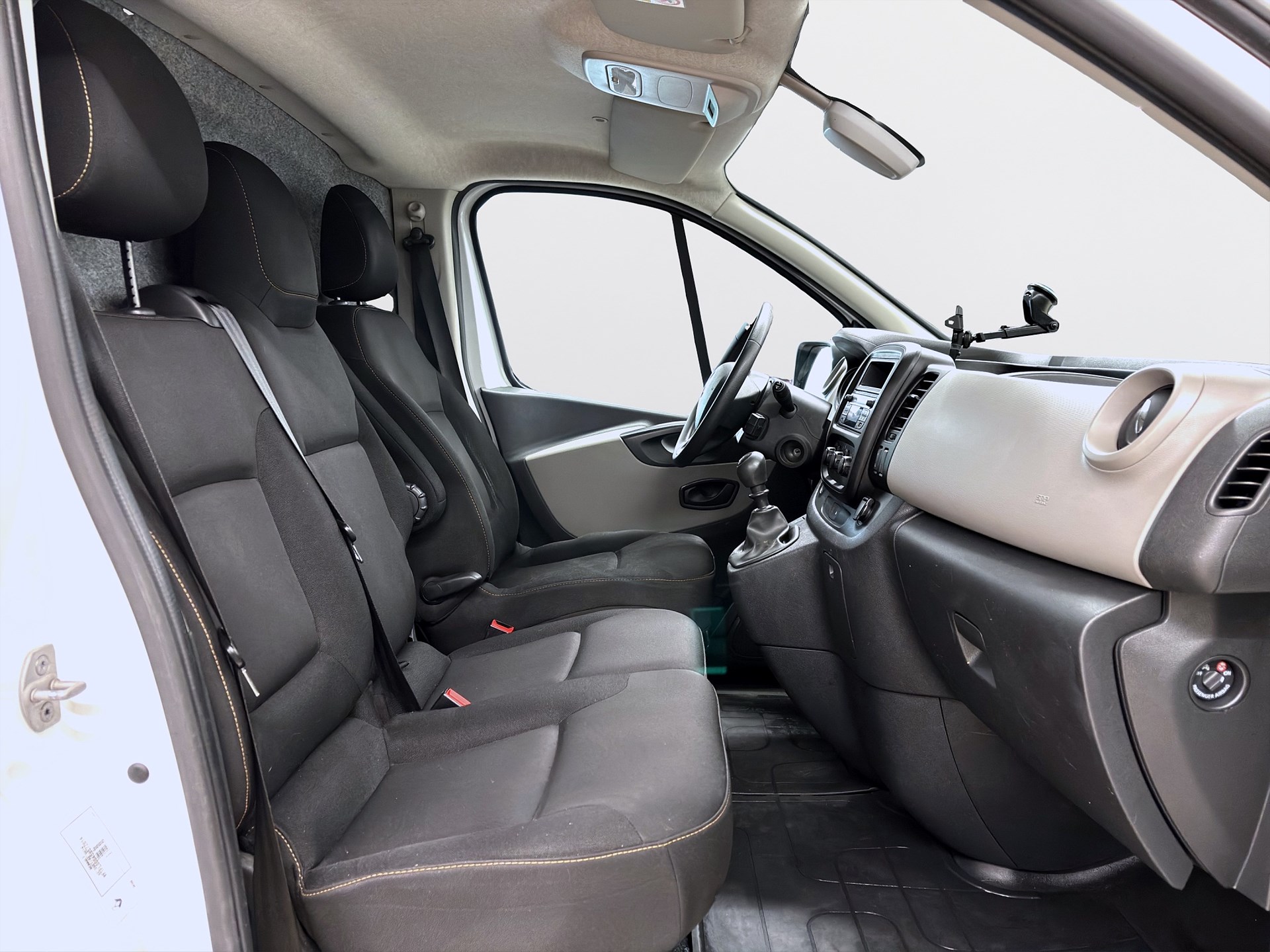 Renault Trafic 120hk Helg på Moberg! L2 Drag Värmare PDC