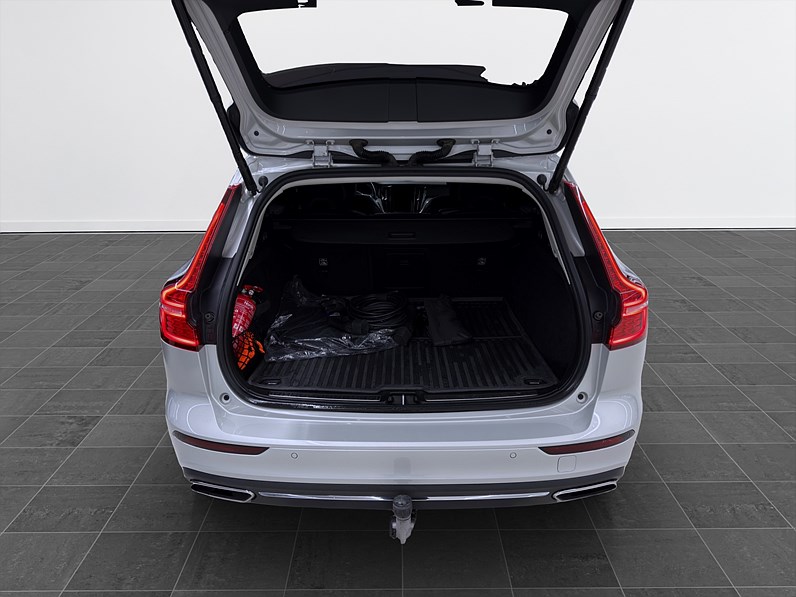 Volvo V60 Recharge T6 AWD 350hk Inscription Läder B-Kamera