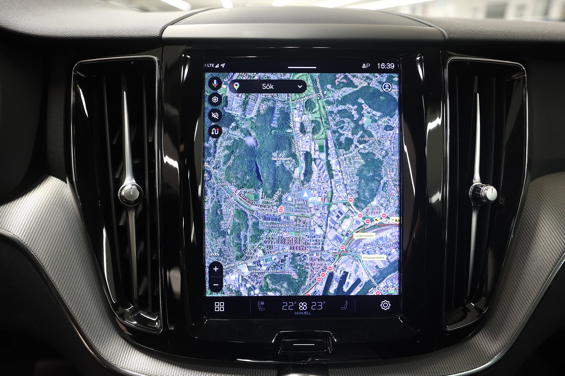 Volvo XC60 Recharge T6 AWD 350hk *Hjulkampanj!* Core Läder