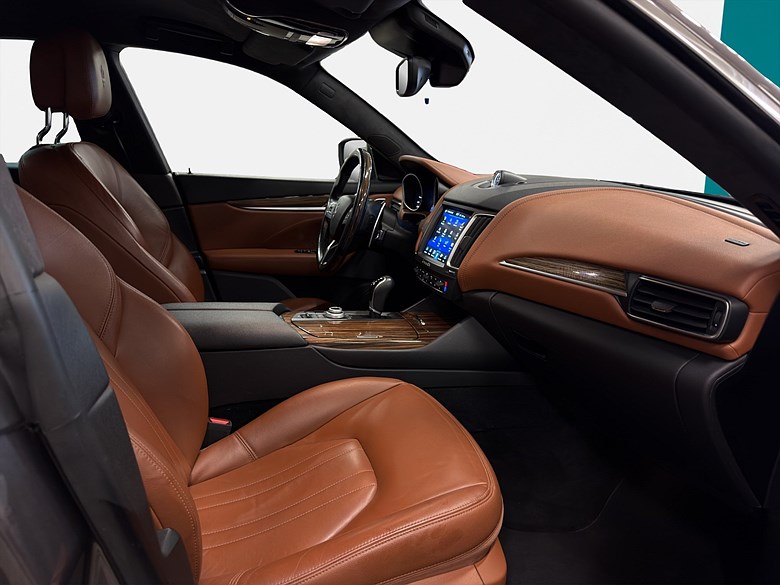 Maserati Levante S, Kamera, Navi, Harman Kardon , FR 2,99% 2017, grå – bild 21 av 23, begagnad hos Niber i Järfälla