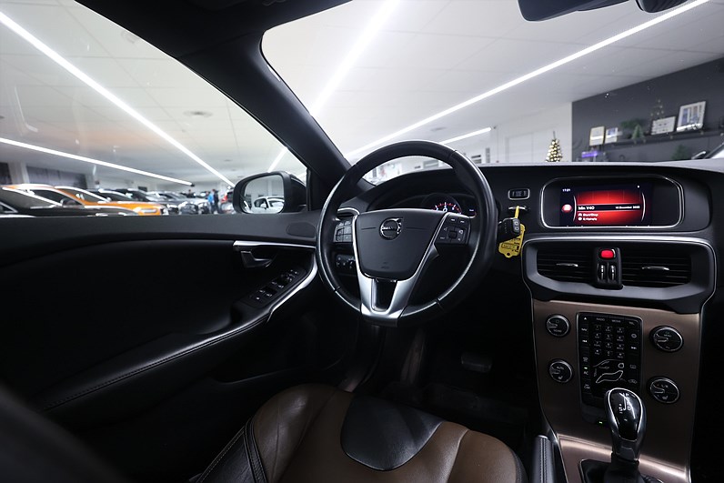 Volvo V40 Cross Country T3 152hk *Hjulkampanj!* Pro Edt Läder