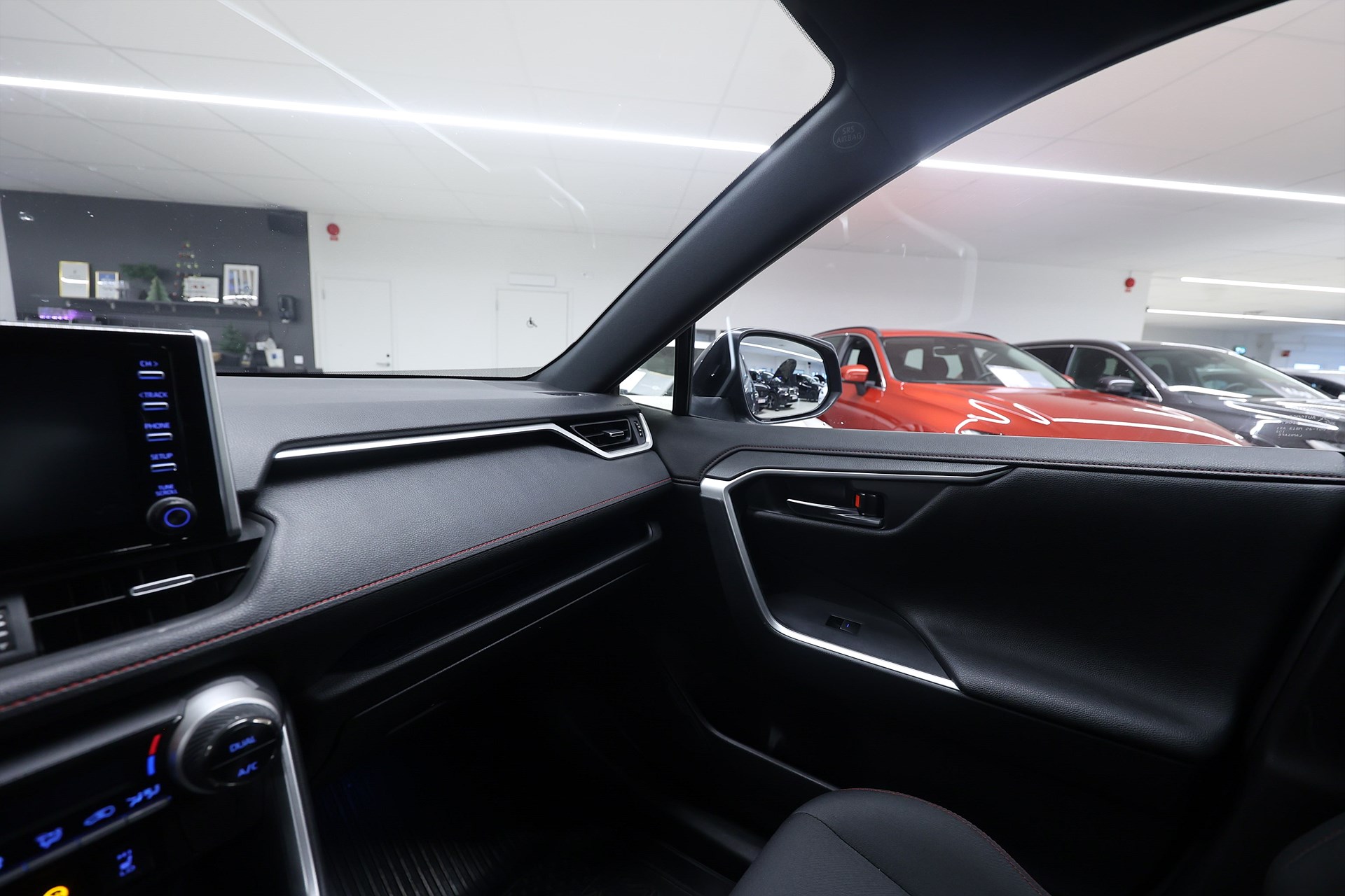 Toyota RAV4 Plug-in Hybrid 306hk Active Drag B-kamera