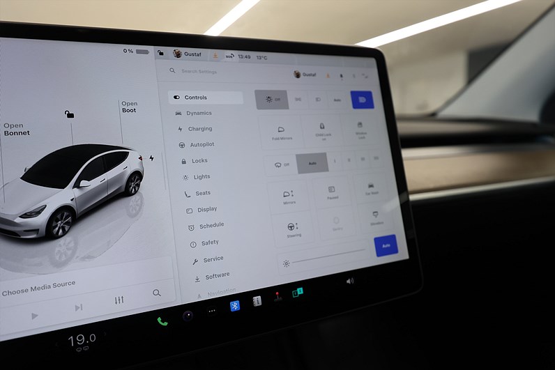 Tesla Model Y Standard Range 299hk Pano Läder Navi Drag B-Kamera