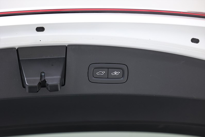 Polestar 2 Long Range Dual Motor 408hk *Hjulkampanj!* Plus H/K Värmare Pano MOMS