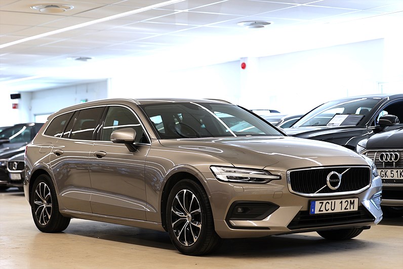 Volvo V60 B4 197hk Momentum H/K Värmare CarpPlay Drag B-Kamera