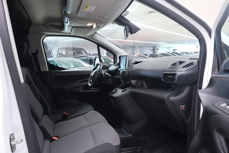 Peugeot Partner 1.5 BlueHDi 130hk Pro Plus Värmare B-kamera