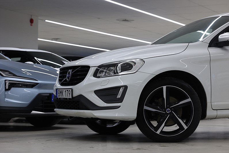 Volvo XC60 D4 190hk *Hjulkampanj!* R-Design Navi PDC Drag Värmare Drag