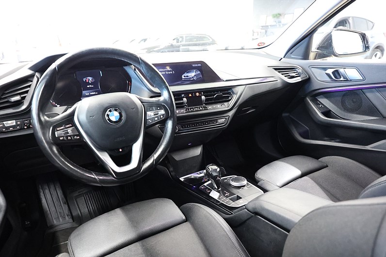 BMW 118i 140hk Sport Line PDC LED
