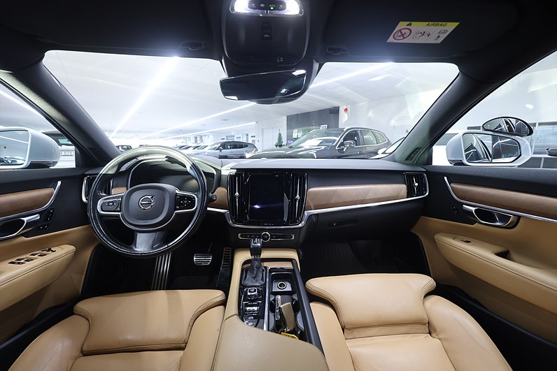 Volvo V90 D4 190hk Inscription Pano Drag 360 Navi Keyless