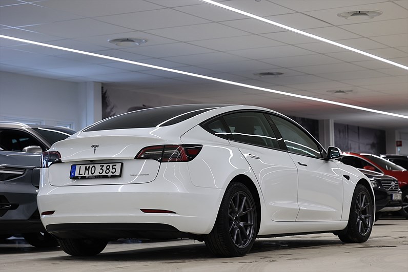Tesla Model 3 Long Range AWD 440hk AP Pano Läder