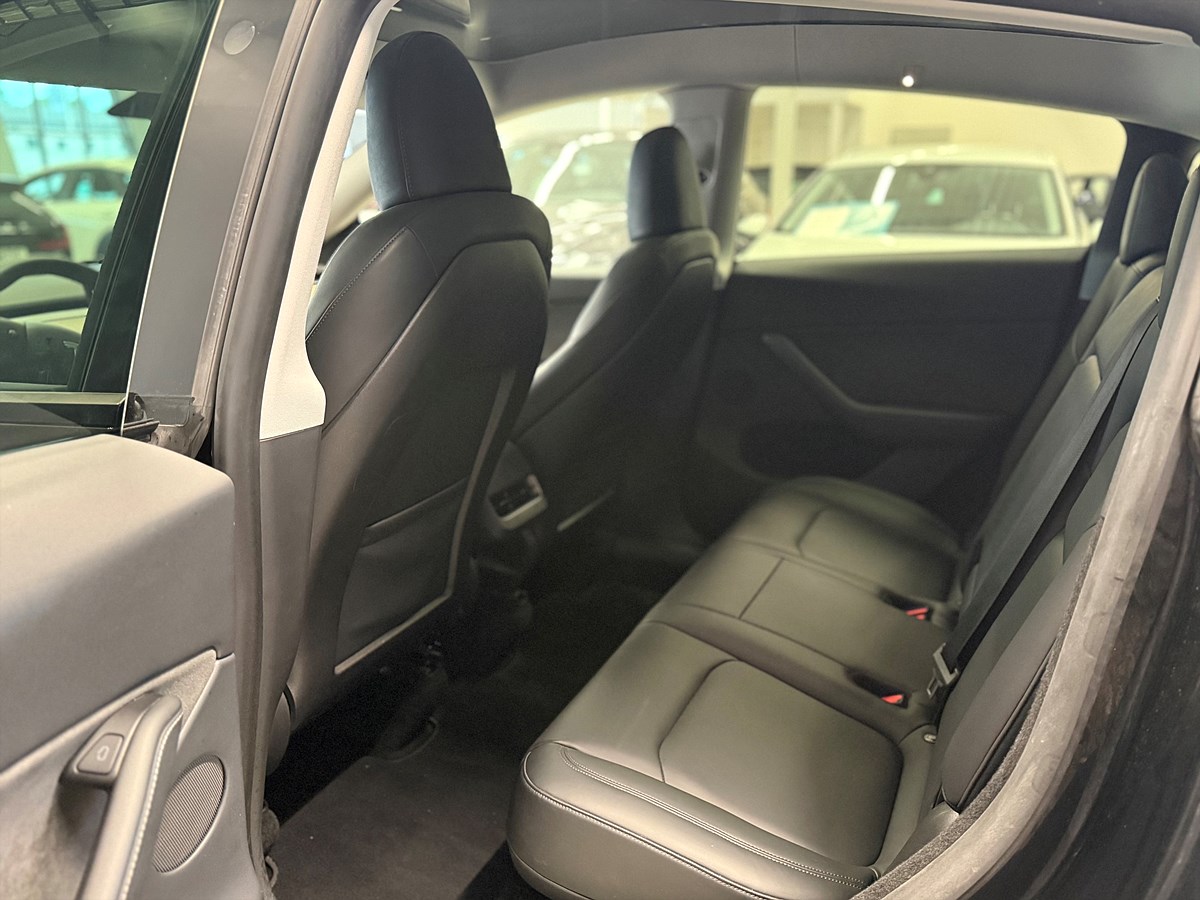 Tesla Model Y – bild 18