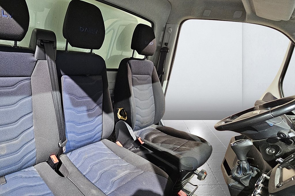 Iveco Daily 35 Volymskåp Bakgavellyft 3.0 CNG Aut MOMS 136hk – bild 15 av 15