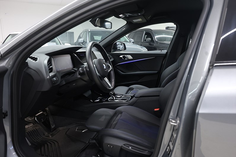 BMW 118i 136hk M Sport Shadow PDC CarPlay Navi