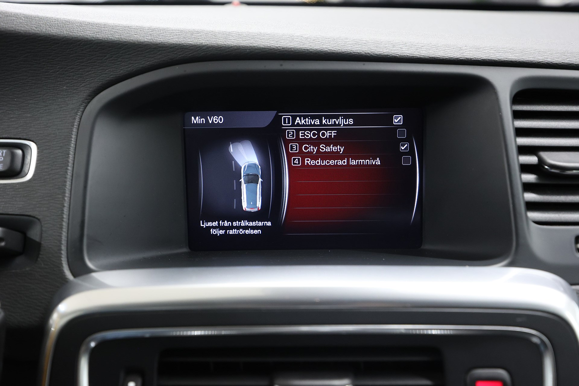 Volvo V60 D4 190hk *Hjulkampanj!* Momentum Värmare