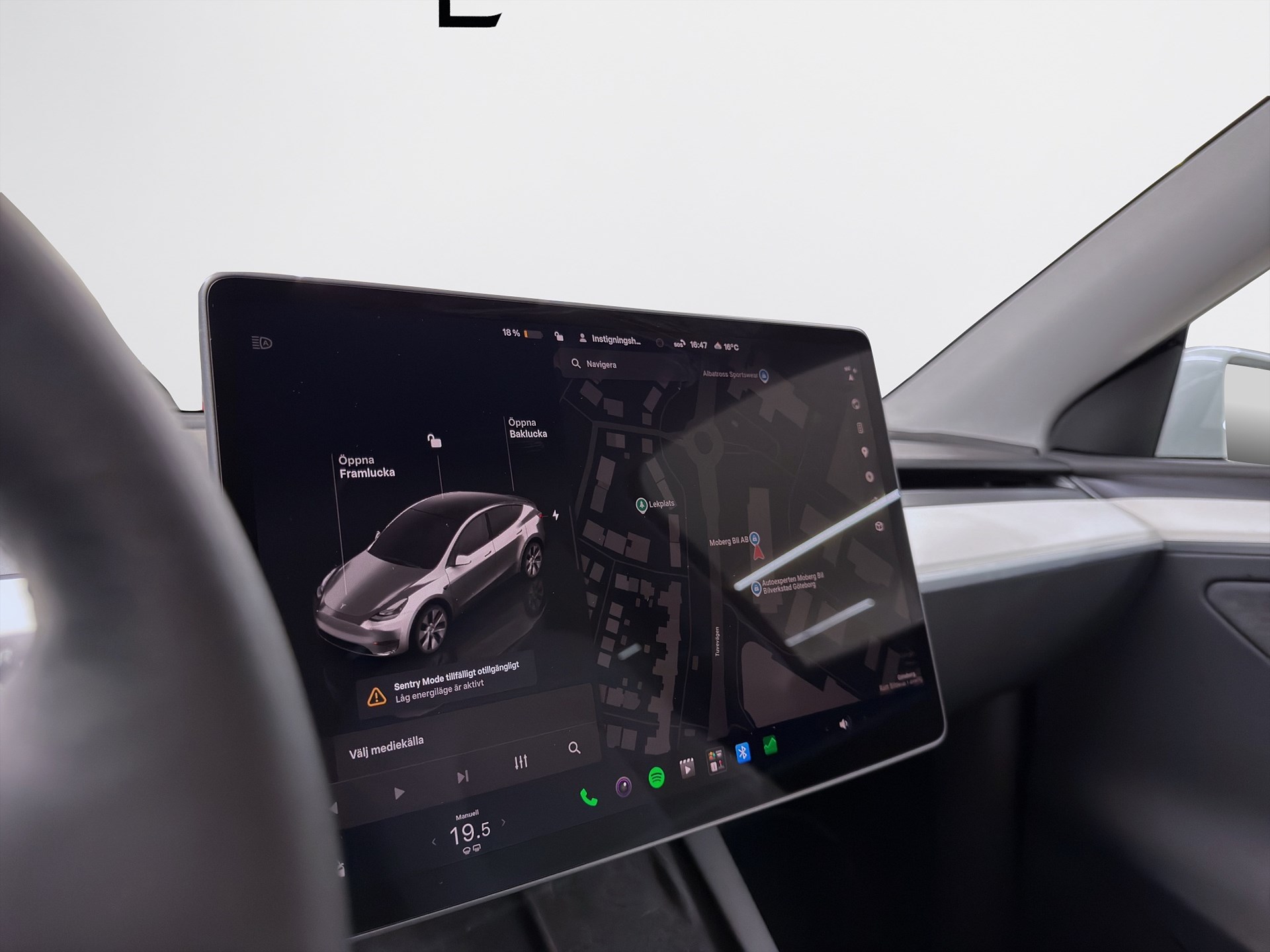 Tesla Model Y Long Range 514hk Pano Drag B-Kamera Läder MOMS