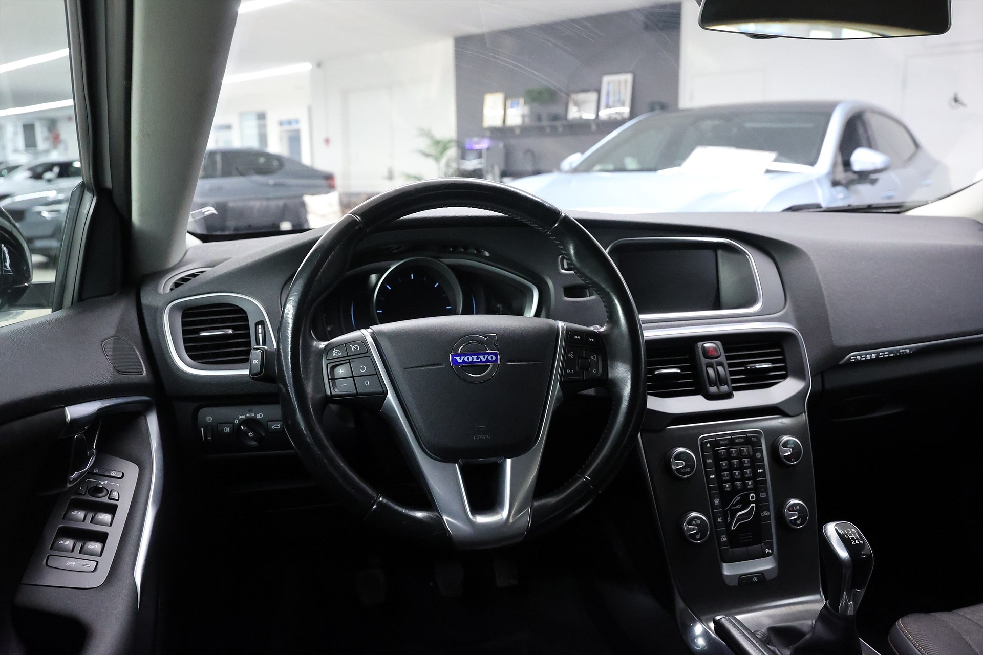 Volvo V40 Cross Country D2 115hk Momentum Värmare PDC