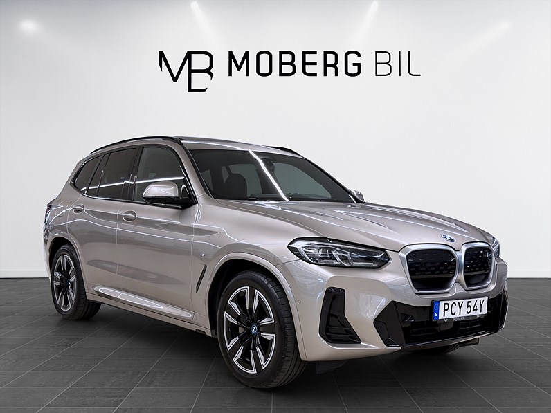 BMW iX3 286hk M Sport Charged Pano Navi Drag B-kamera