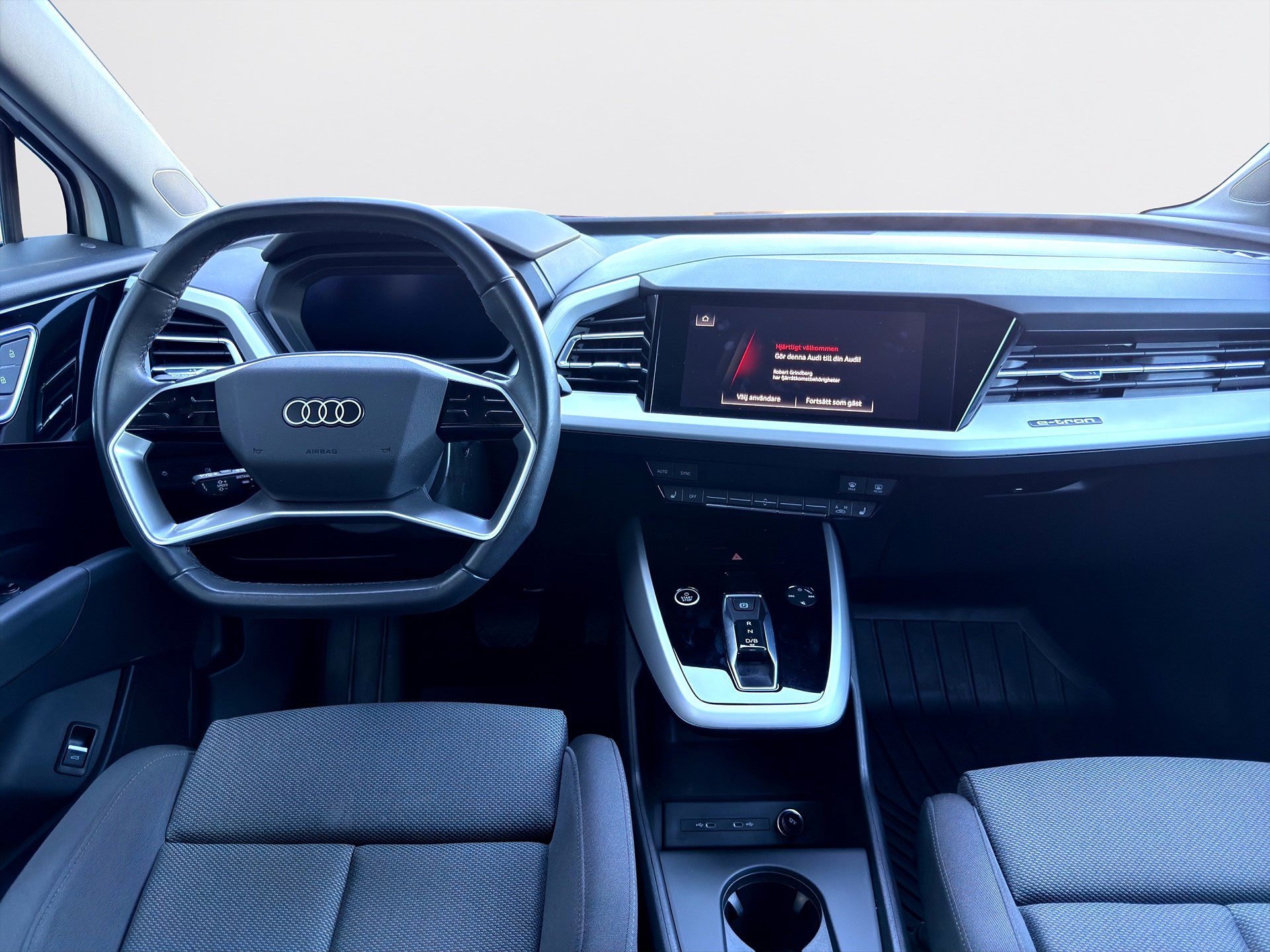 Audi Q4 40 e-tron 204hk Comfort CarPlay Värmare Drag PDC