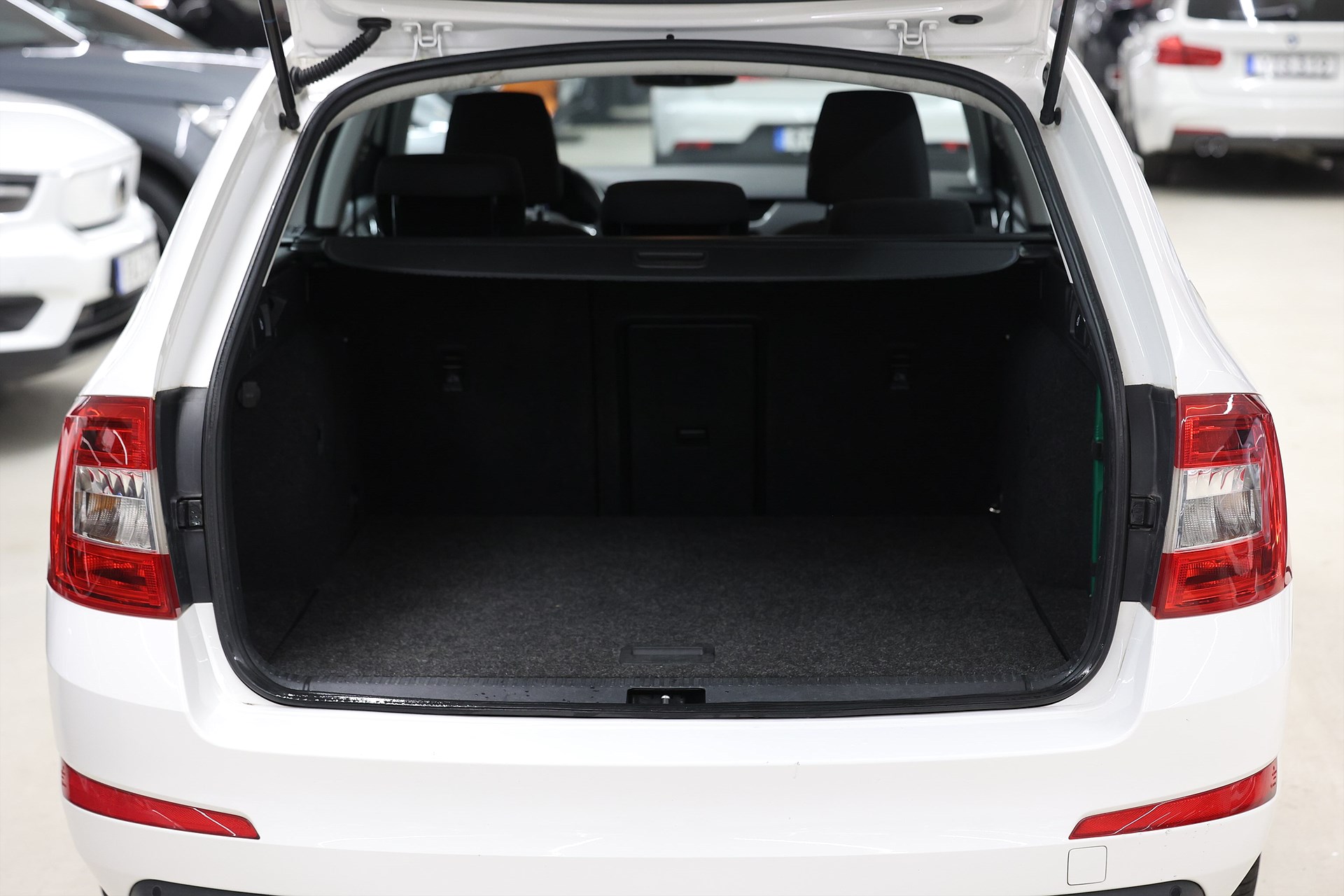 Skoda Octavia 1.4 TSI 150hk *Hjulkampanj!* Style Farth Carplay PDC