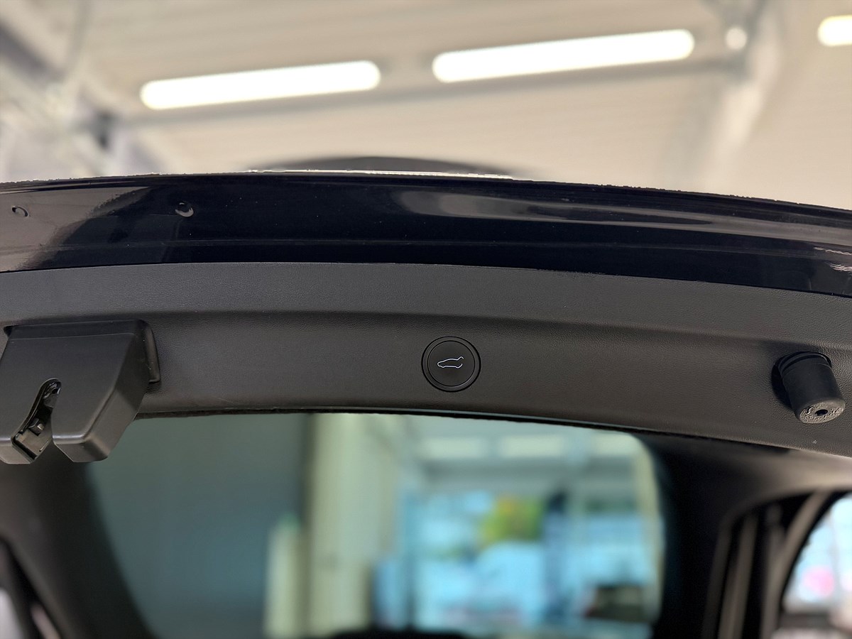 Tesla Model Y – bild 6