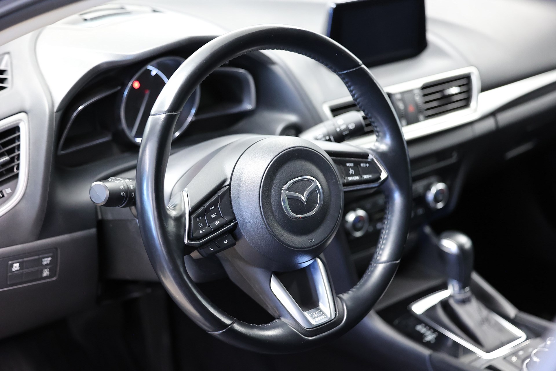 Mazda 3 2.2 DE 150hk Vision Plus HUD Navi B-kamera Keyless