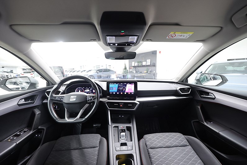Seat Leon 1.4 e-Hybrid Sportstourer 204hk *Hjulkampanj!* FR Drag Navi Keyless