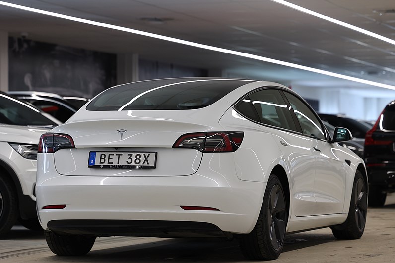 Tesla Model 3 Standard Range 283hk Pano Navi Läder