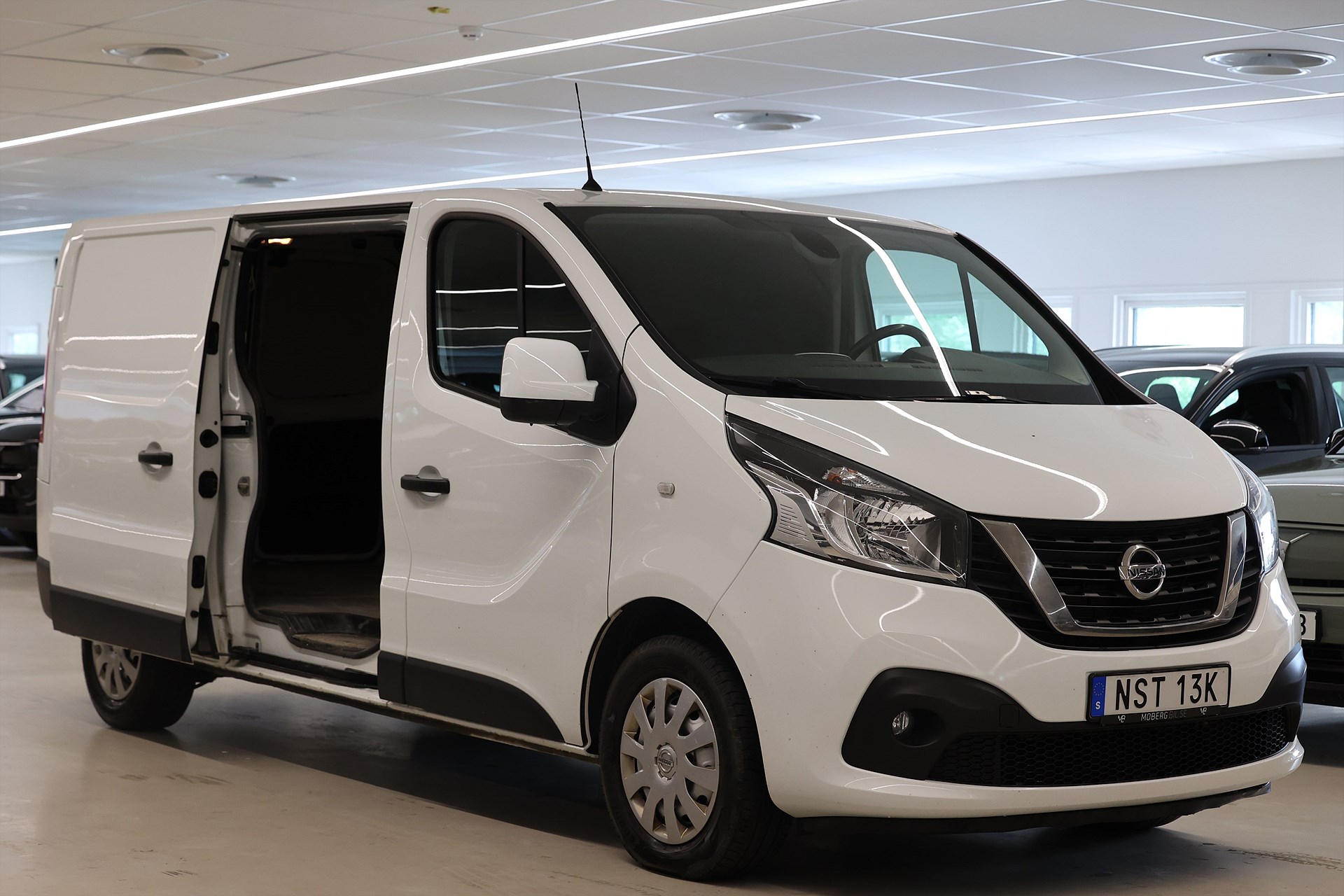 Nissan NV300 1.6 DCI 145hk L2 B-kamera Drag Navi LEASEBAR