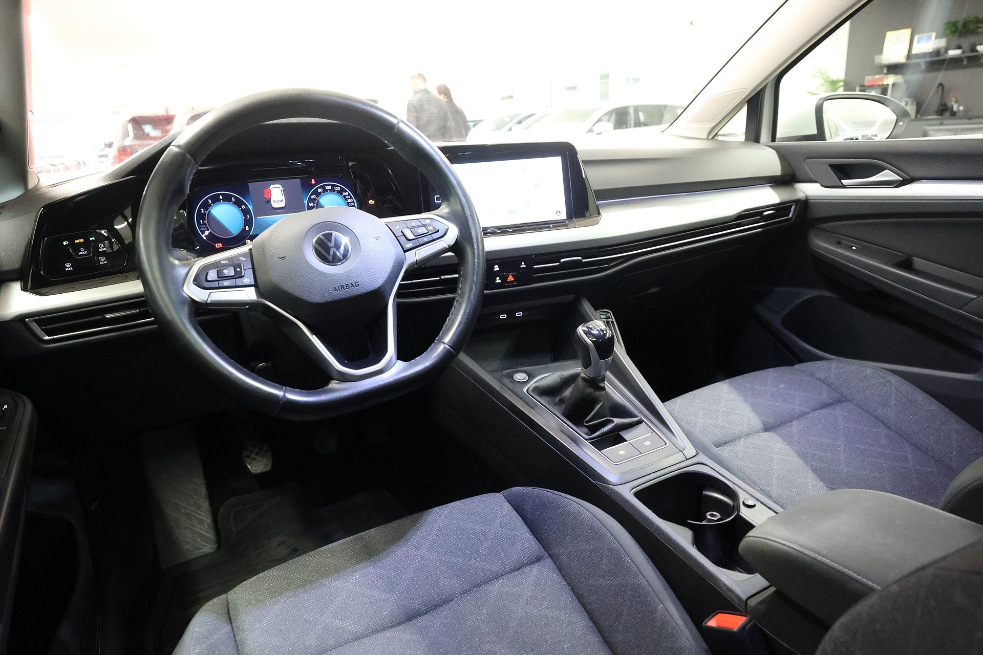 Volkswagen Golf 1.0 TSI 110hk Base Navi CarPlay PDC