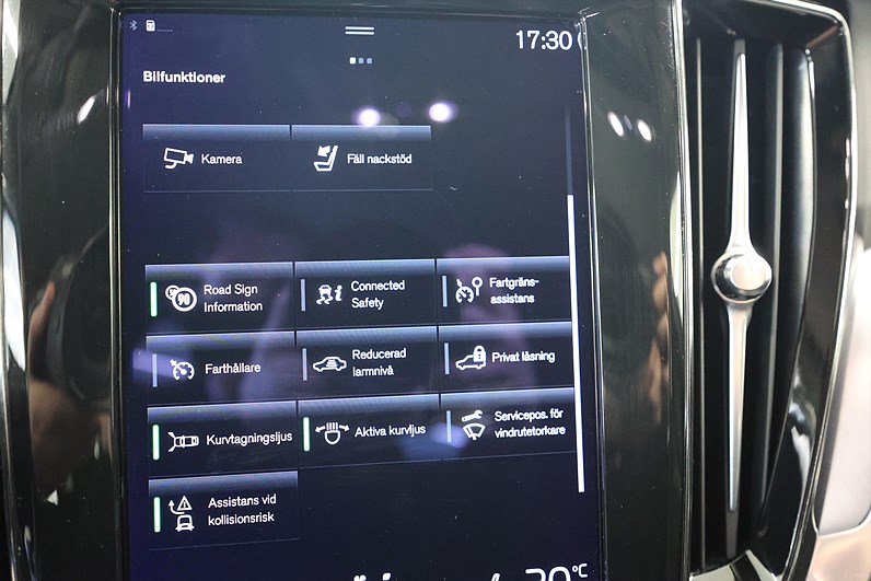 Volvo V60 B4 197hk Momentum B-kamera Keyless Drag VOC MOMS