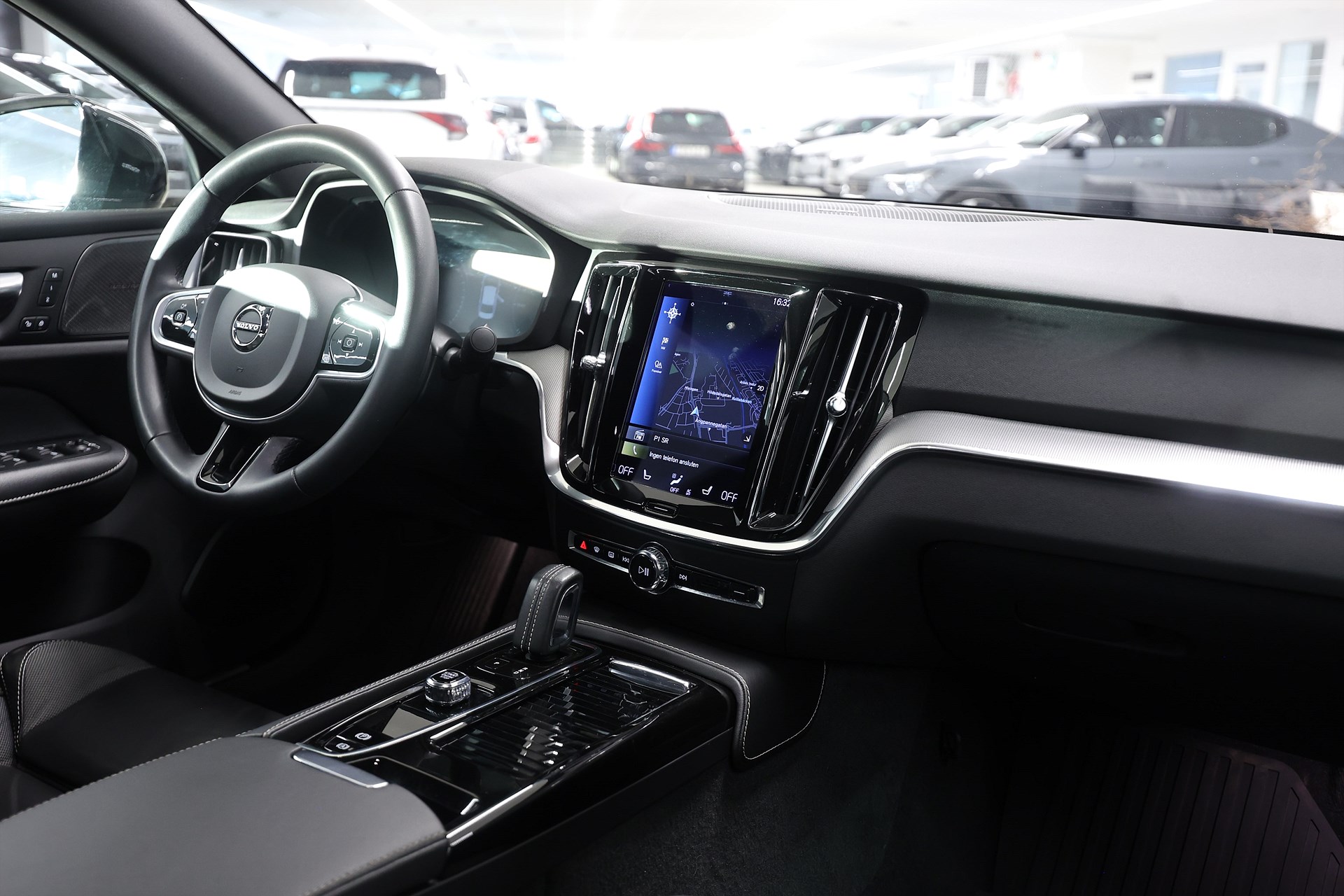 Volvo S60 Recharge T8 AWD 456hk R-Design H/K Drag