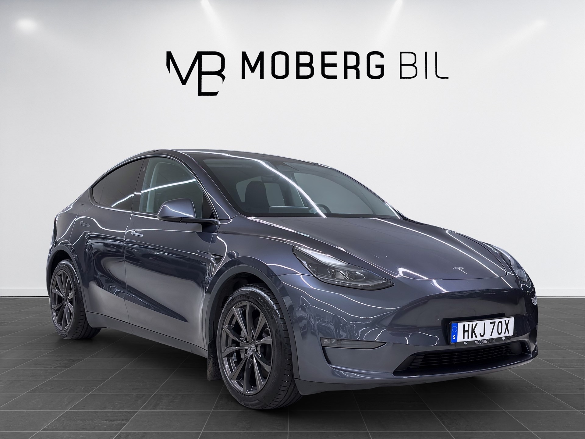 Tesla Model Y Long Range AWD 514hk Pano Läder Drag Navi