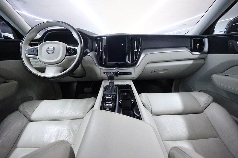 Volvo XC60 D4 AWD 190hk Inscription 360 Drag Värmare Navi
