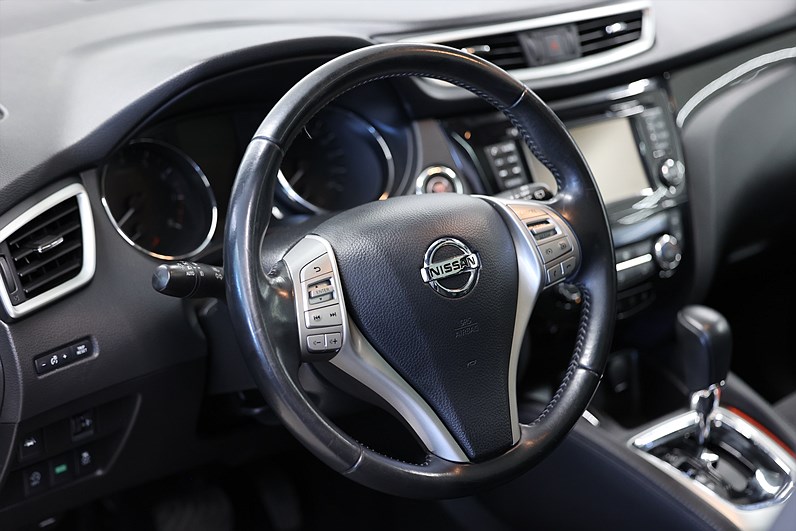 Nissan Qashqai 115hk N Vision Pano 360kam Drag Keyless Navi