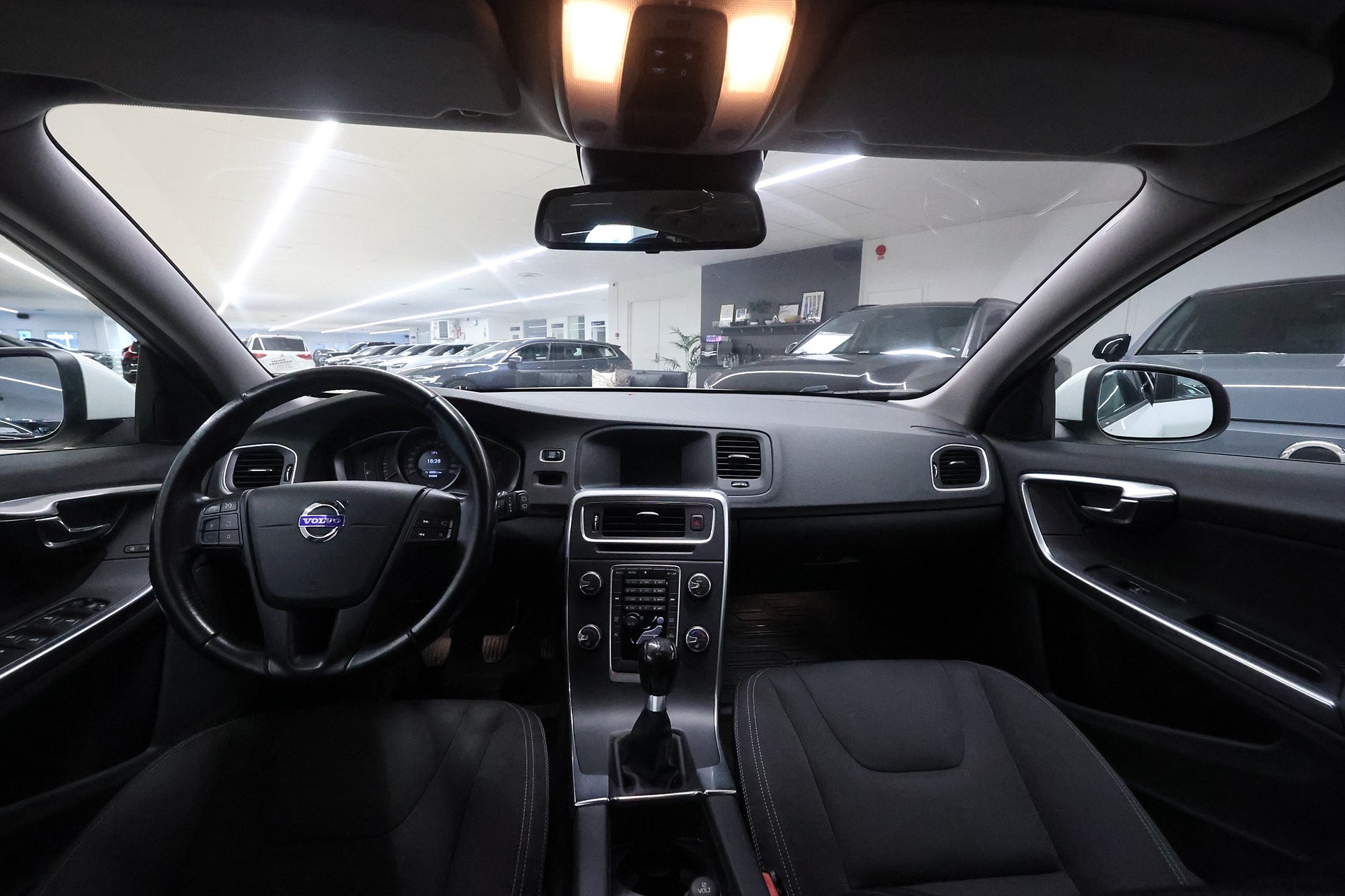 Volvo V60 T3 150hk Kinetic Värmare Farthållare