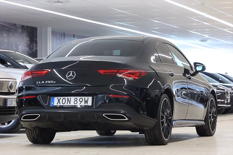 Mercedes-Benz CLA 250 e 218hk AMG Pano Värmare Widescreen