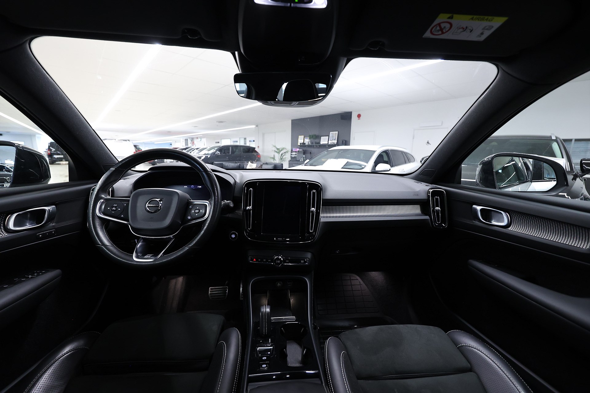 Volvo XC40 D3 150hk R-Design Värmare B-kamera Drag Navi