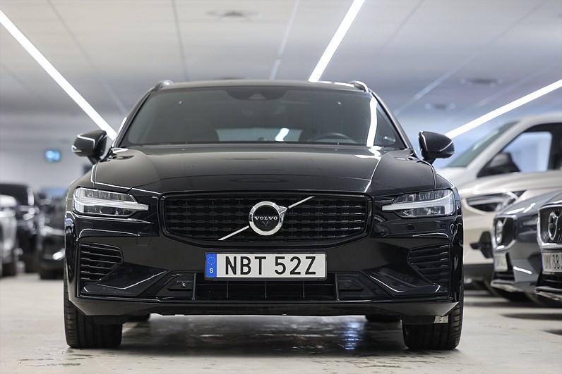 Volvo V60 Recharge T8 AWD 456hk R-Design B&W HUD Pano