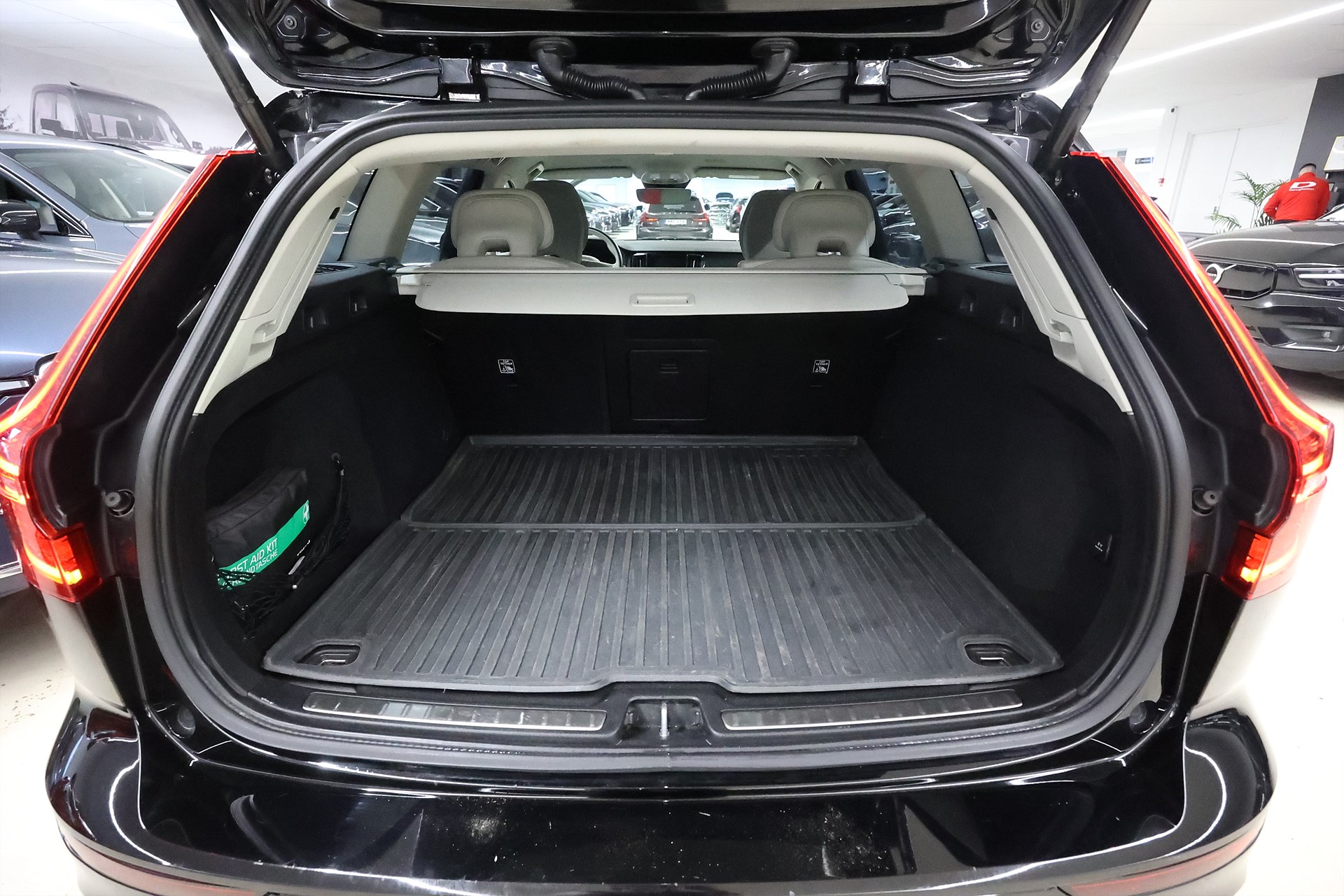 Volvo V60 Cross Country B4 197hk Plus Läder B-Kamera Navi Drag