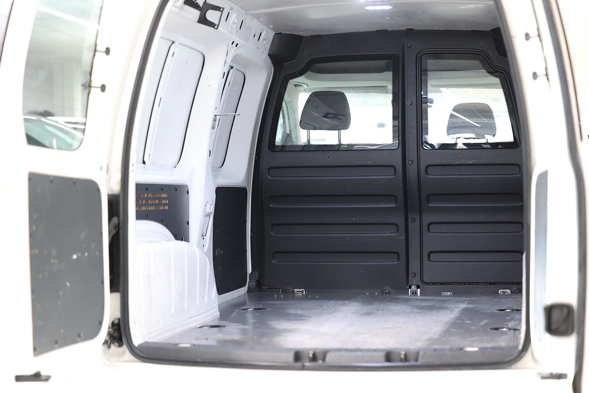 Volkswagen Caddy Maxi Van 2.0 TDI 102hk Värmare Drag LED MOMS