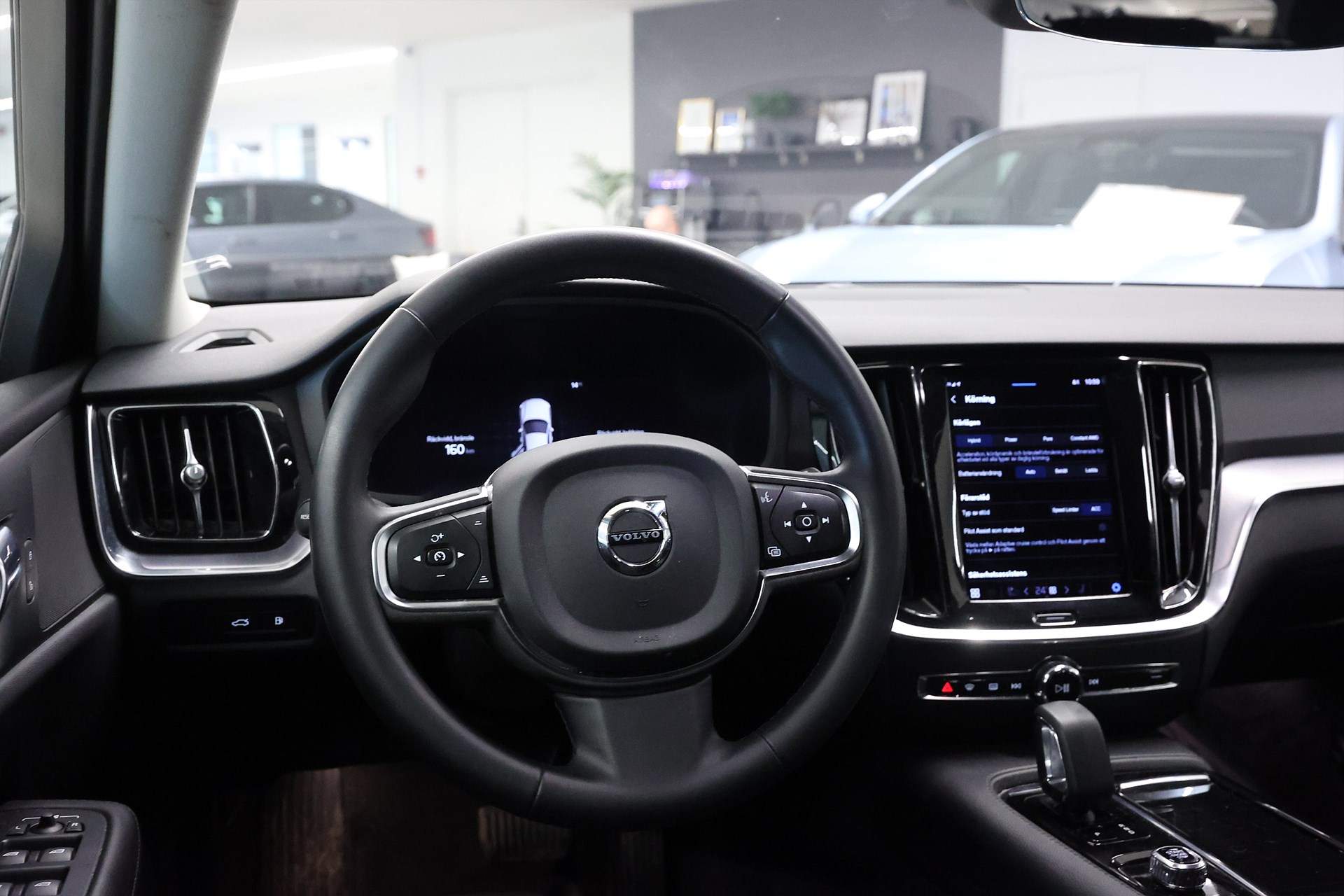 Volvo V60 Recharge T6 AWD 350hk Navi Värmare Drag Keyless