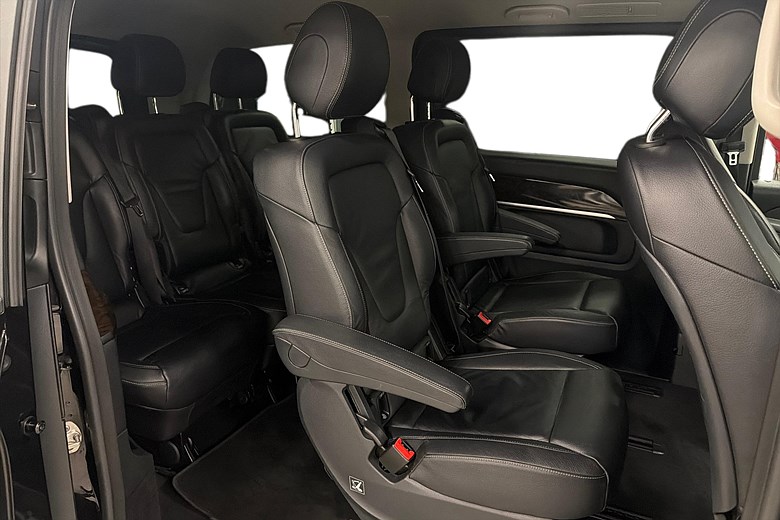 Mercedes-Benz V 250d 3.1t 7-sits Drag, Läder, Navi, Kamera 2014, svart – bild 23 av 25, begagnad hos Niber i Järfälla