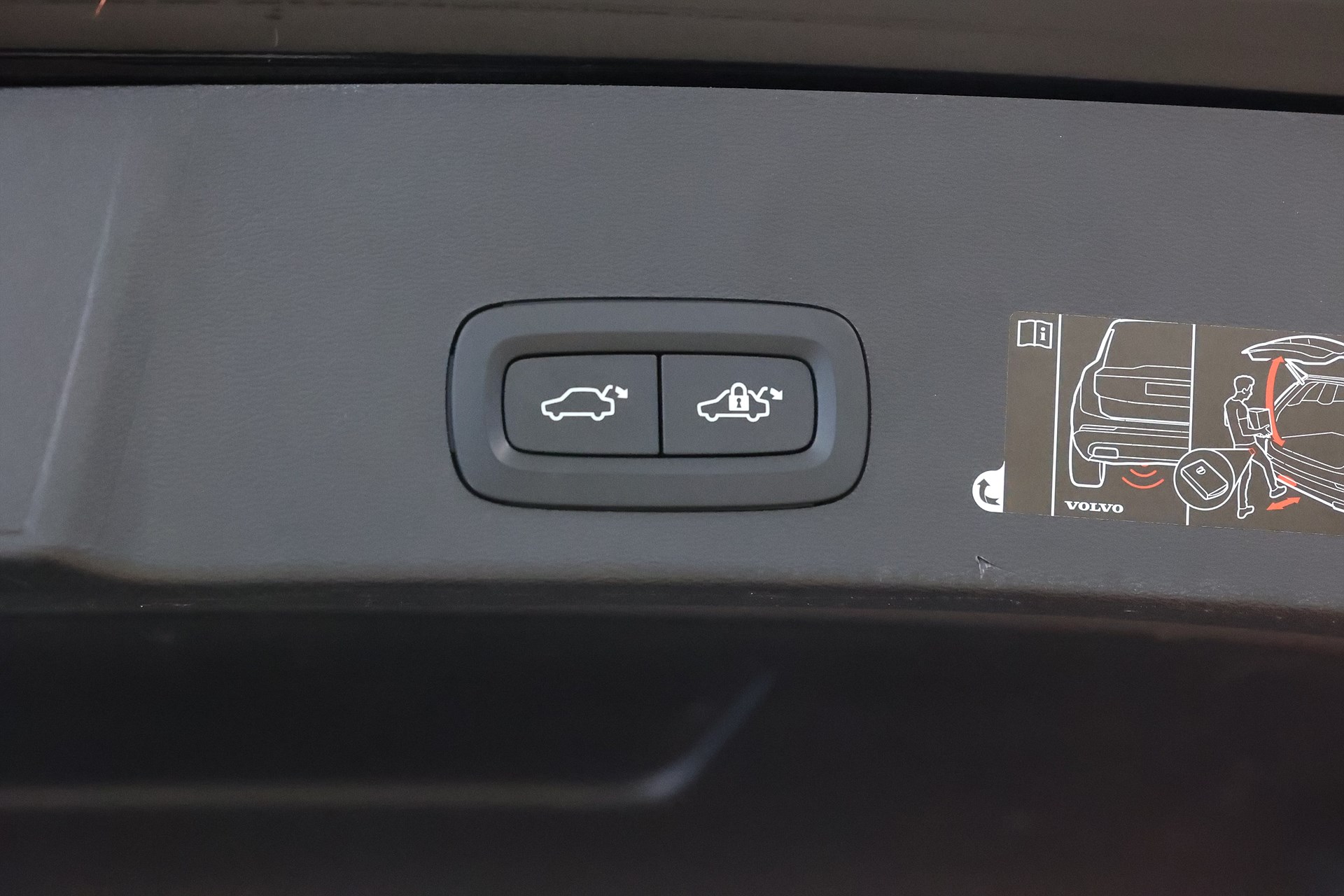 Volvo XC40 Recharge T4 DCT 211hk Inscription H/K Läder Keyless Drag