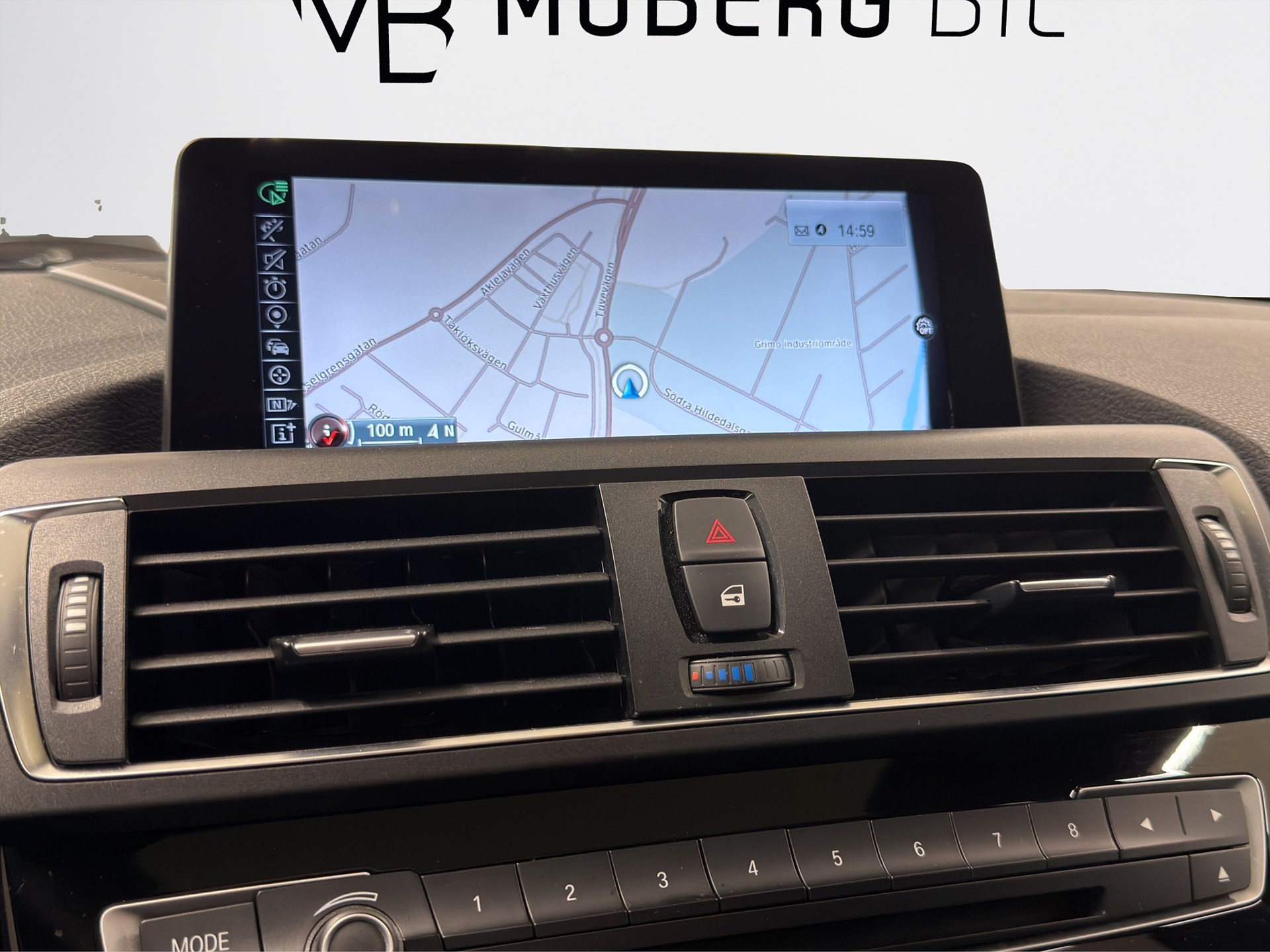 BMW M135i xDrive 5-dörrars 326hk M sport H/K Navi B-Kamera PDC