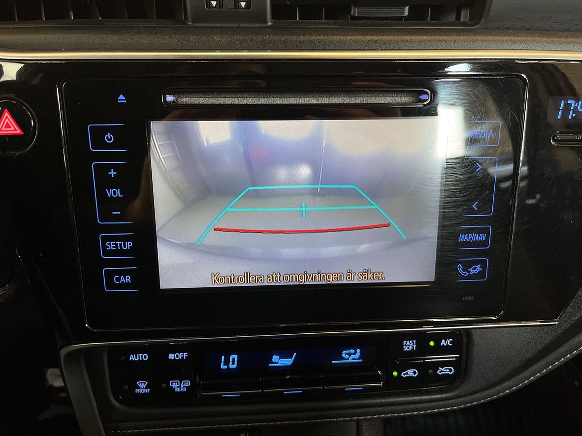 Toyota Auris Hybrid e-CVT, 136hk, 2017