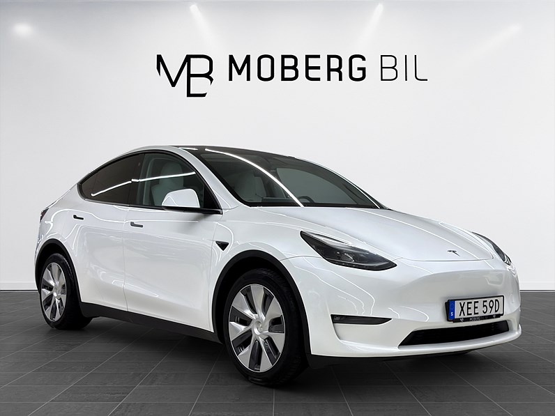 Tesla Model Y Long Range 514hk Pano Drag B-Kamera Läder MOMS