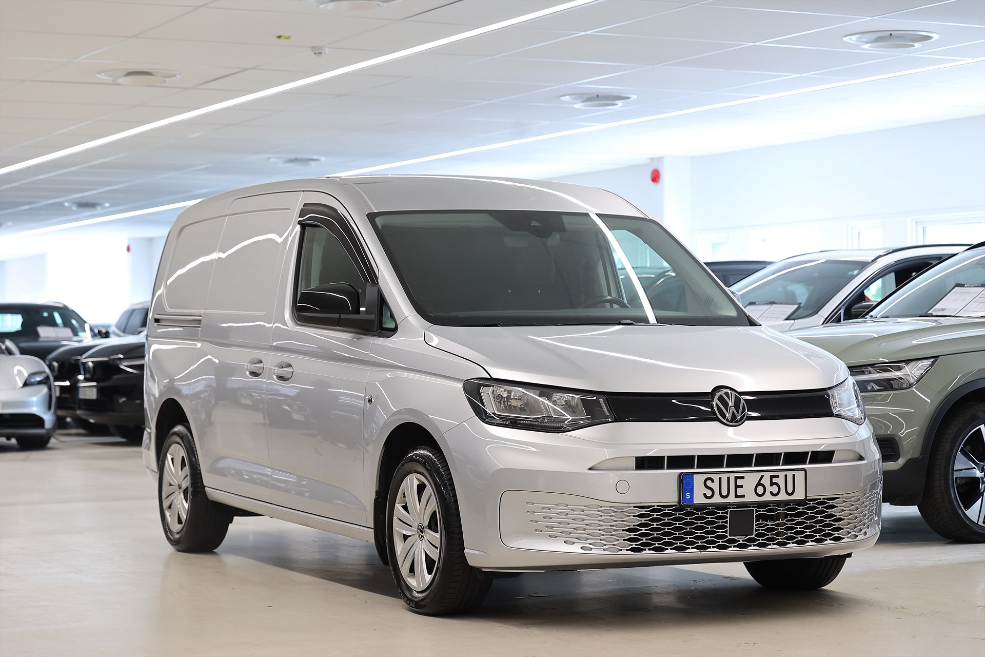 Volkswagen Caddy Cargo Maxi 2.0 TDI B-kamera Drag Carplay MOMS